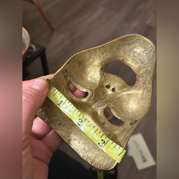 Antique-Style Brass Mask Sculpture Botanical Wall Art 4 Vines, Florals & Altars - Picture 13 of 14